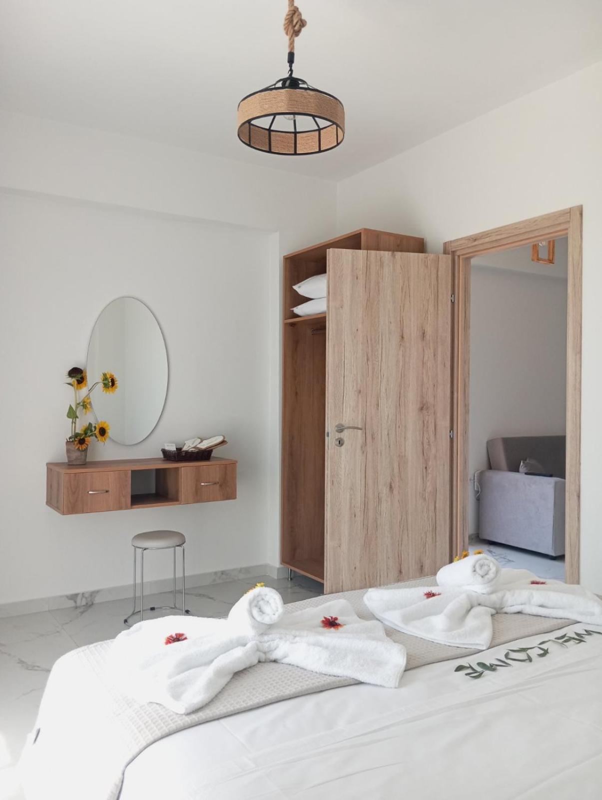 Three Charites Resort Gialova Ngoại thất bức ảnh